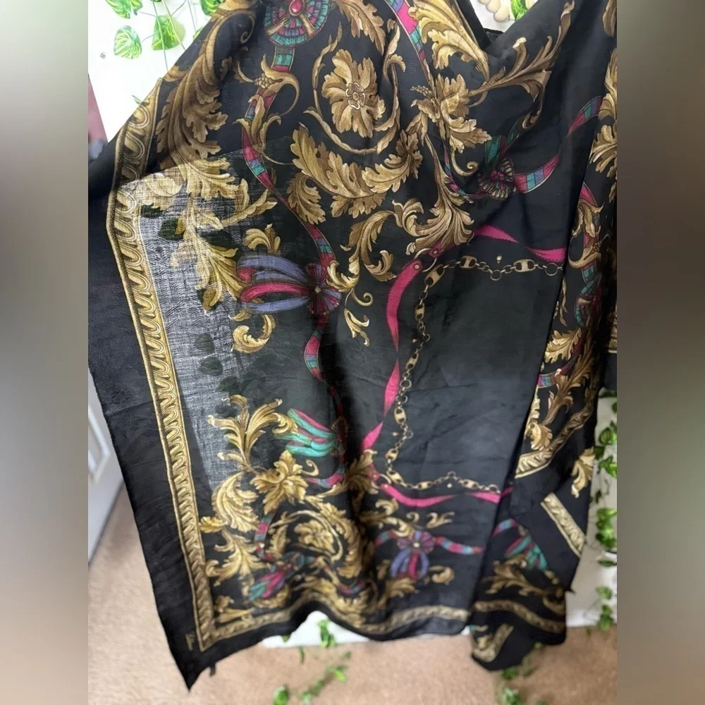 Saldarini Scarf